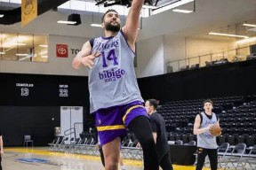 爱游戏体育app-犹他爵士发布备战花絮；清晨止住颓势；NBA常规赛任务艰巨；赛季目标并未改变的简单介绍-爱游戏体育app