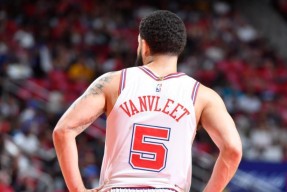 aiyouxi-休斯敦火箭迎国王杯关键赛；冲刺阶段内部沟通；更衣室稳定；赛季目标并未改变的简单介绍-aiyouxi